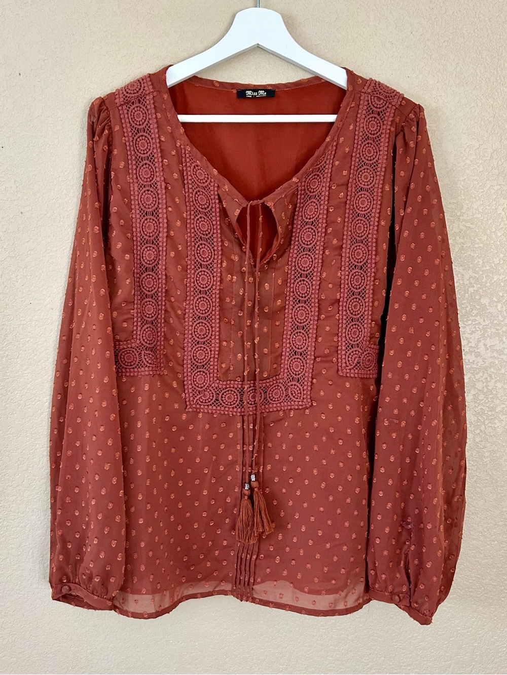 Miss Me Western Boho Tie-Neck Rust Peasant Blouse Lined Size L Tassel Concert